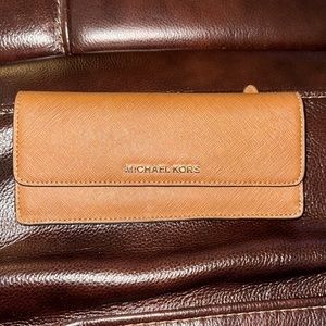 Tan Michael Kors barely used wallet - perfect condition